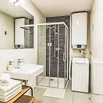 Celakovsky-5 By Interhome 布拉格