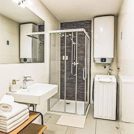 Celakovsky-5 By Interhome براغ